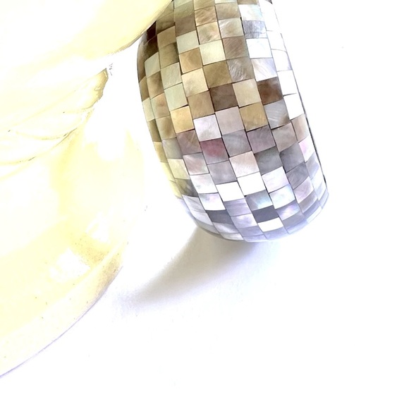 TOMMY BAHAMA | Sea Shell Mosaic Oversized Bangle | NWT $78 - Picture 8 of 8